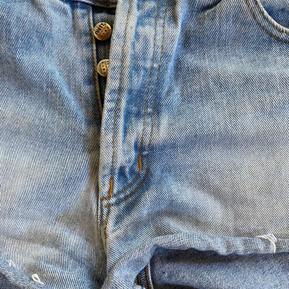 Cute cut-off shorts - Picture 4 of 4